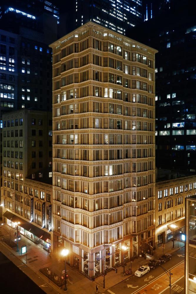 Staypineapple, An Iconic Hotel, The Loop