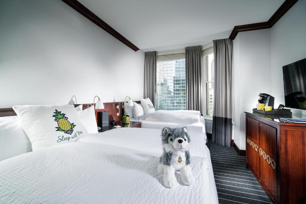 Deluxe Queen Room with Two Queen Beds interior