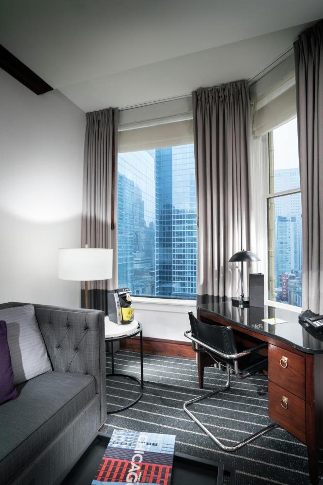 Millennium Park King Suite interior
